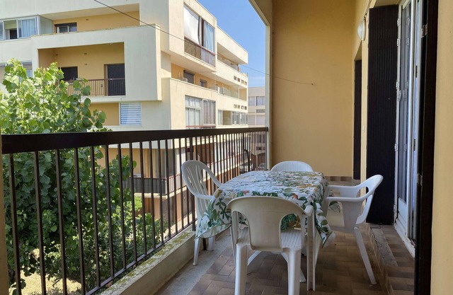 Apartamento T3 con Ascensor y Parking, Cerca del Balneario, Totalmente Equipado
