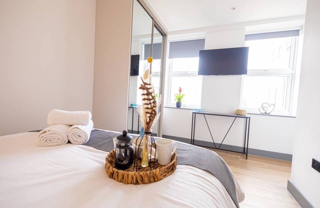 Modern New 2BR/2BA in Finchley