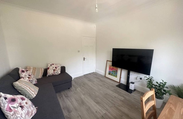 Modern 2 bedroom flat, SE6