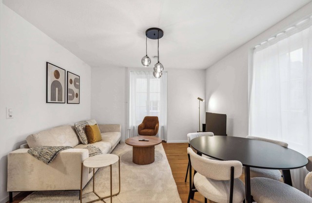 Modern 2 BDR-flat, top location