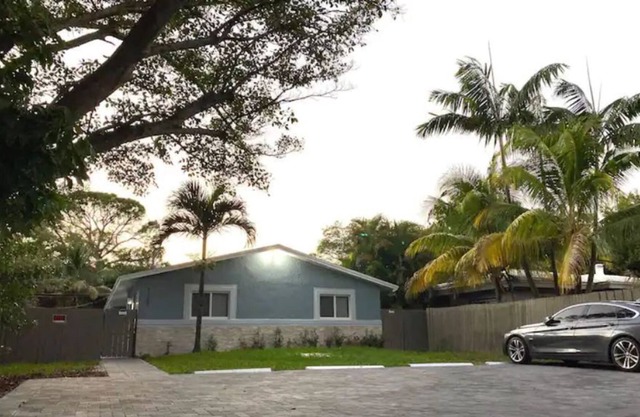 Modern 3/2Bath close to Airport/Port/LasOlas UnitA