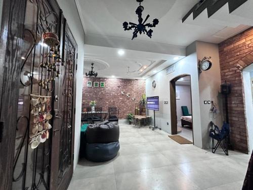 Modern 3-BDR Family Home