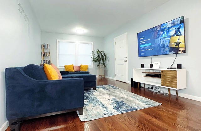 Modern 3BR 2BA 30min NYC Near EWR Parking