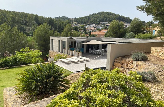 Villa renovada del arquitecto con piscina