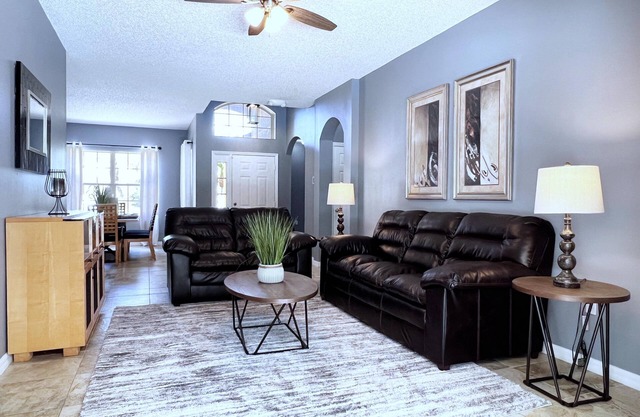 Modern 4 Bed 3 Bath Villa - Fully equipped Villa with pool, amenities & more