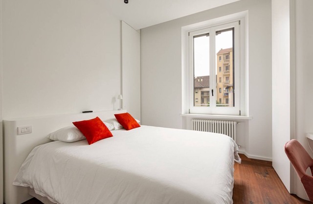 Modern and comfortable apt - central station!