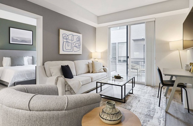 Modern Apartment in Prime Location (ID7668X57)