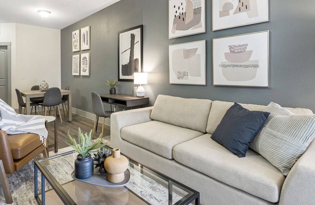 Modern Apartment in Prime Location (ID7650X68)