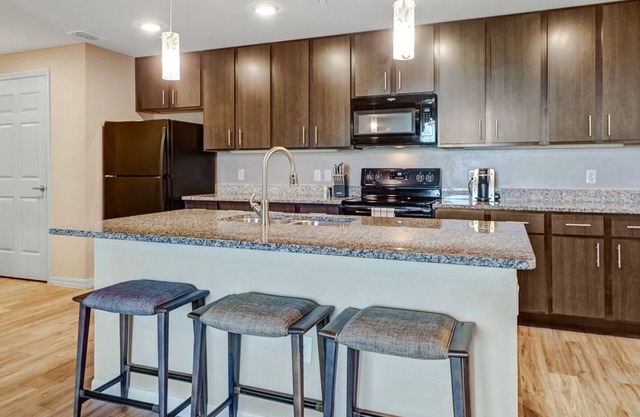 Modern Apartment in Prime Location (ID8403X48)