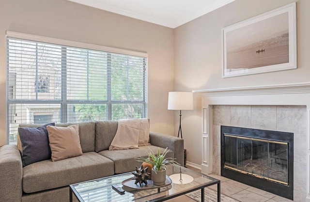 Modern Apartment in Prime Location (ID3078X68)