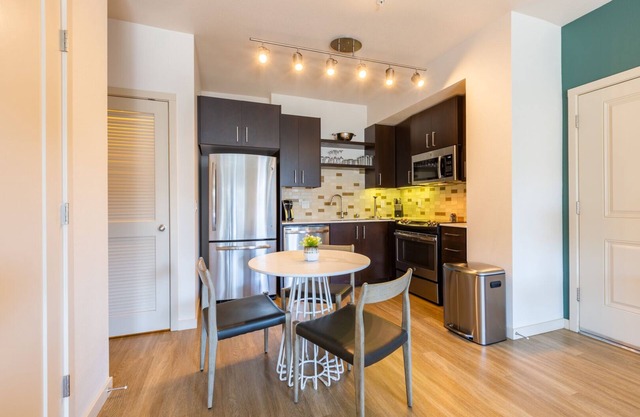 Modern Apartment in Prime Location (ID6799)
