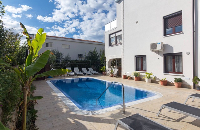 Apartamento moderno Koralj con piscina No. 2