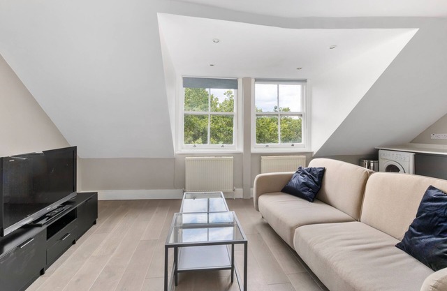Modern apartment suite in Islington with fast wifi