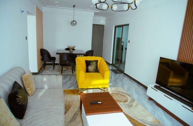 Modern apartment, super convenient, great views offers luxury and tranquility