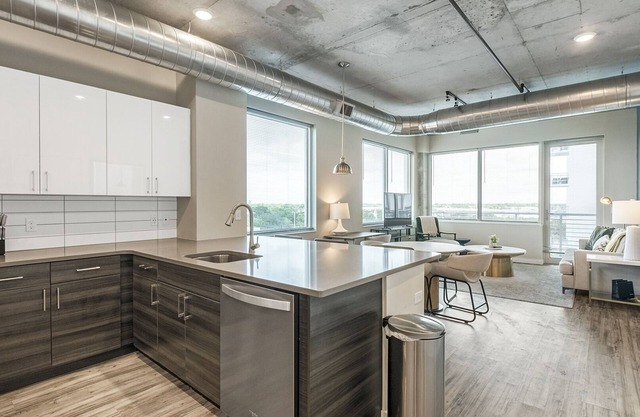 Modern Apartment in Prime Location (ID3063)