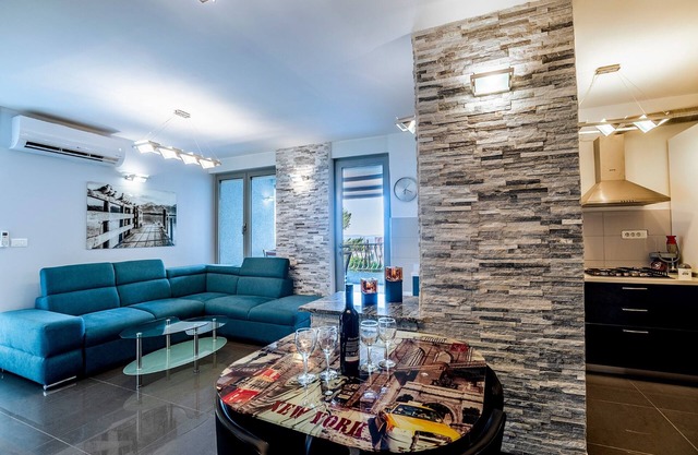 Modern apt close to Znjan beach, with big terrace
