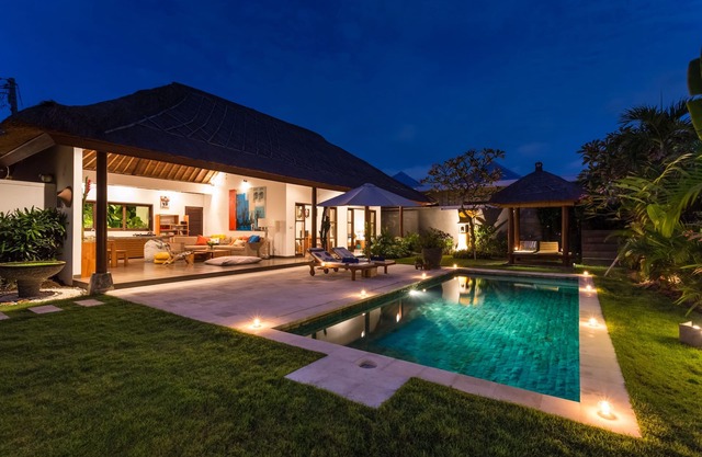 Moderna villa balinesa de 3 dormitorios en Canggu - Kerobokan