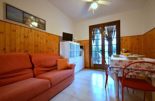 Moderna villa independiente junto a la playa con encanto privado