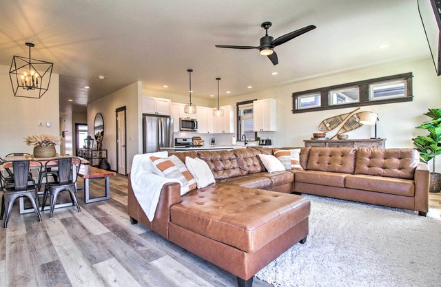Modern Bozeman Family Townhome w/ Hot Tub!