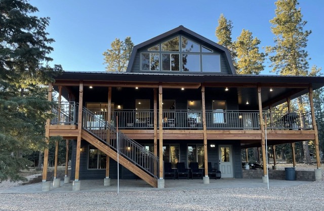 Modern Cabin w/ Hot Tub, Swings, Fire Pit, & Kayaks
