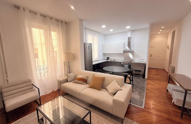 Modern Comfort in Madrid: 2BR Gem