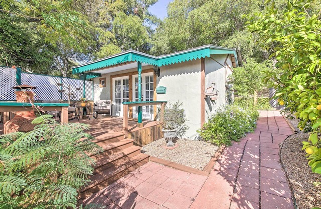 ¡NUEVO! Cabaña moderna con patio - ¡5Mi a Gruene Hall!