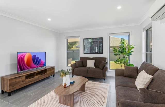 Modern Family-Friendly 2-Storey Local Home