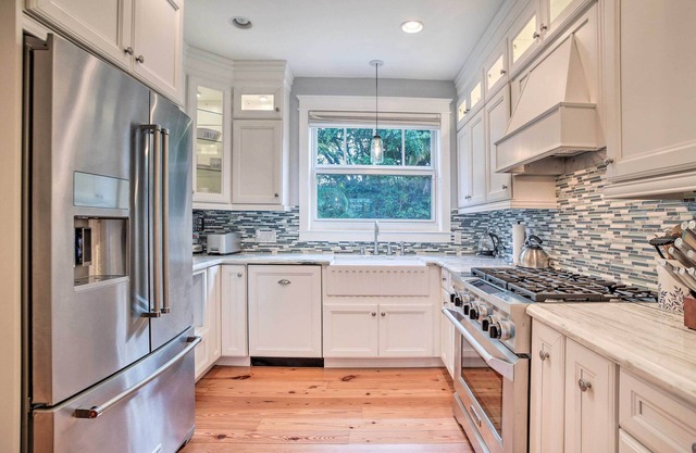 Modern Ft Lauderdale Escape w/ Deck & Grill!