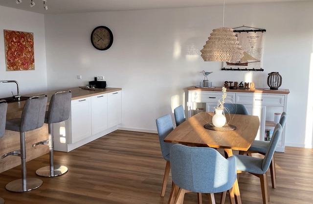 Modern, high-quality vacation apartment, sauna, large balcony, sea view, close to the beach