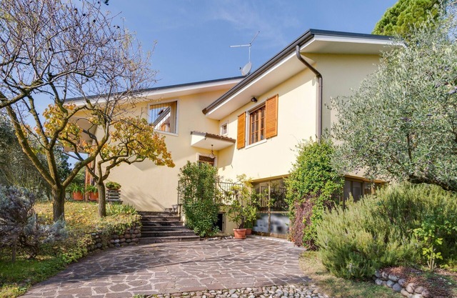 Independiente Villa situada en el Lago de Garda