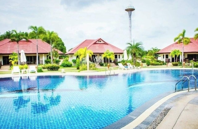 Modern house with pool near beach and Ban Phe