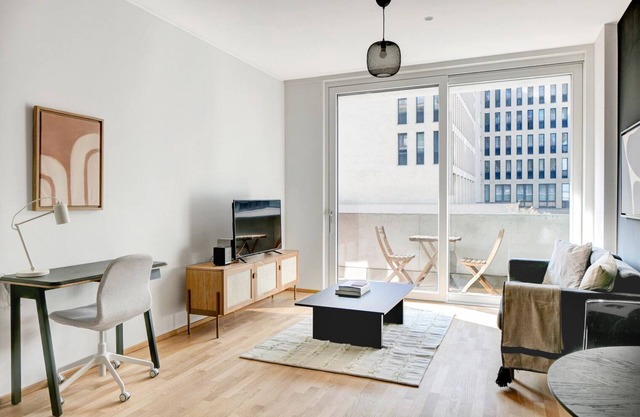 Modern Landstraße 1BR w/ Amazing Views, steps from Danube, by Blueground
