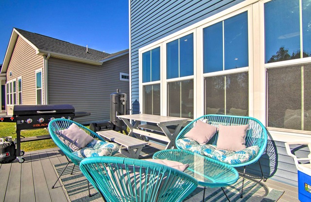 Modern Lewes Home w/ Deck, Grill + Pond View!