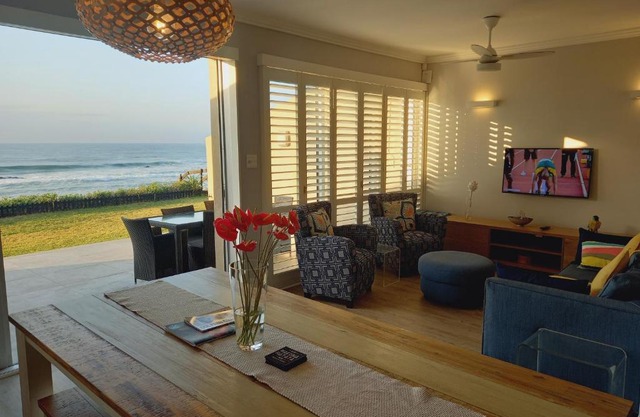Modern & Luxurious Beachfront Villa