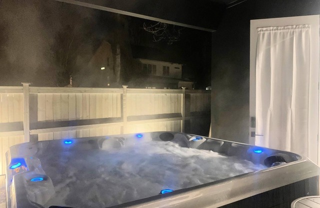 Modern Luxury Tiny House w/ Private Hot Tub, Spa Shower & Designer Touches
