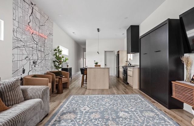 The Metro House - Modern Cozy & Pet Friendly