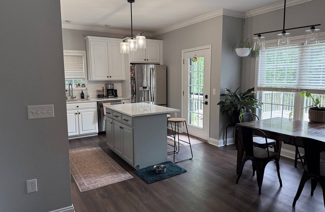 Modern Retreat w Level 2 EV Charger + Peloton
