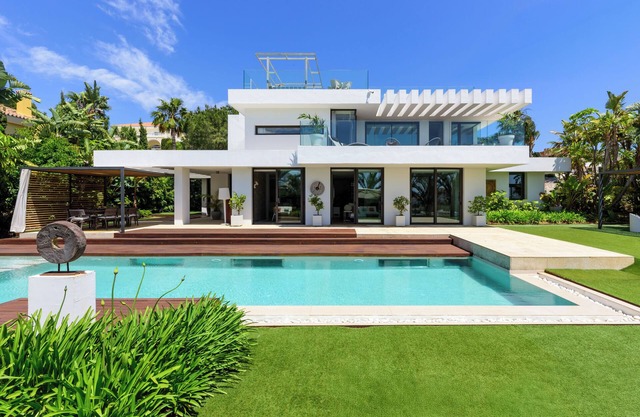 Modern Sea View Villa Benalmádena