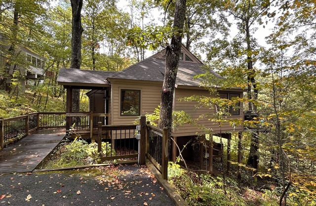 Modern Ski-In/Ski-Out Retreat – 3BR/2BA, Step-Free Entry