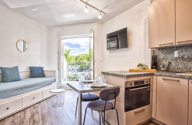 Estudio moderno cerca de la playa con WiFi en Dives-sur-Mer