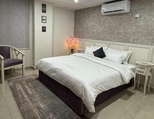 Modern Studio Near Lahore Airport