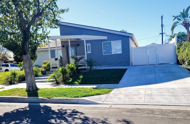 Modern, Stylish, New Home, in Prime/central Location ~ in the Valley