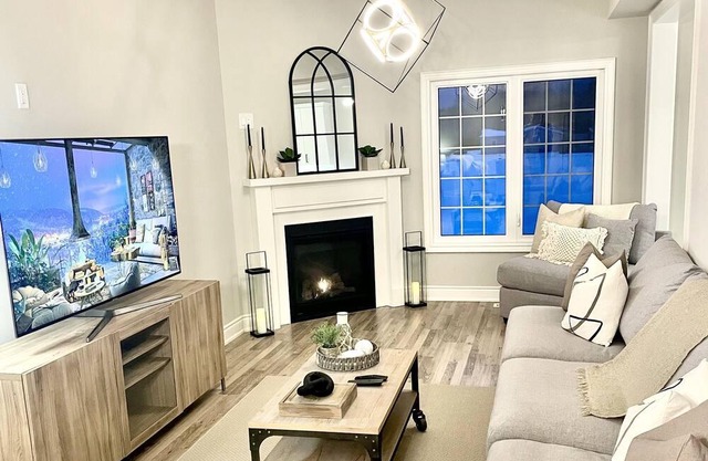 Modern, Stylish & New! Peaceful & Serene Location