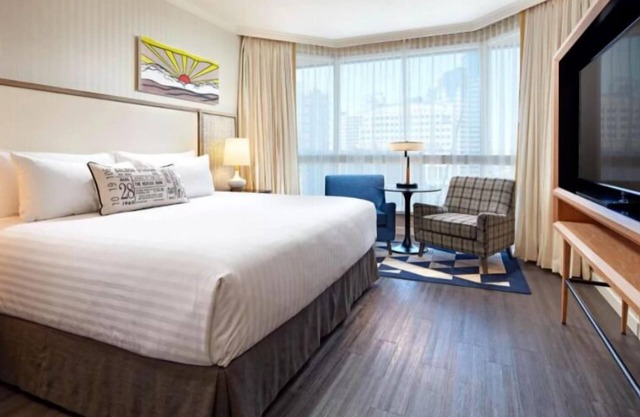 Modern Suite w/ King Bed Near 1st Avenue
