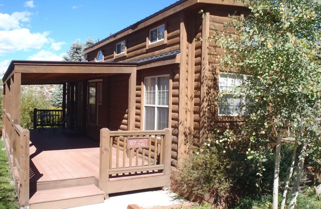 Cabina moderna "Chalet" en Taylor río