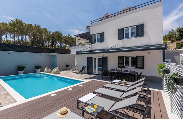 Modern villa by the sea with swimming pool