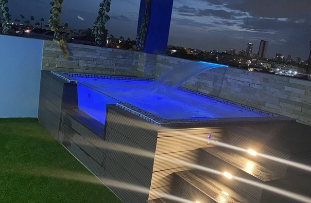 Moderno y lujoso apartamento con Jacuzzy cerca del air port