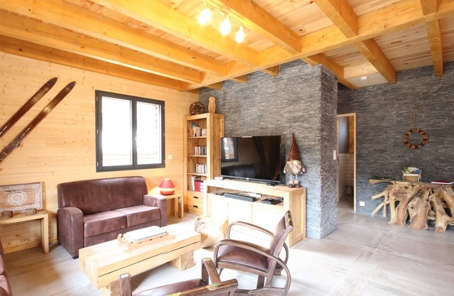 Mont-Dore: Espléndido Chalet 5 Habitaciones con Terraza, Garaje Doble y WiFi