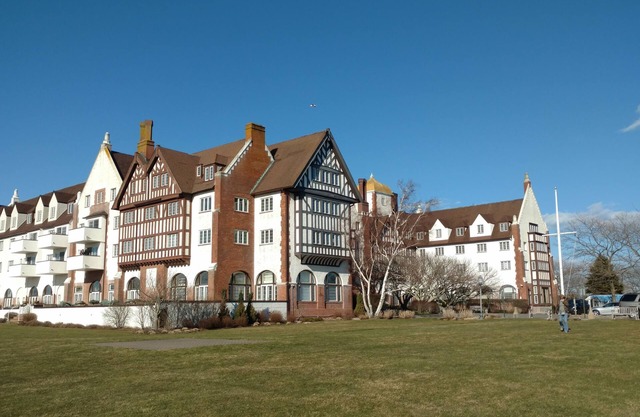 Montauk Mansion piscinas cubiertas y al aire libre