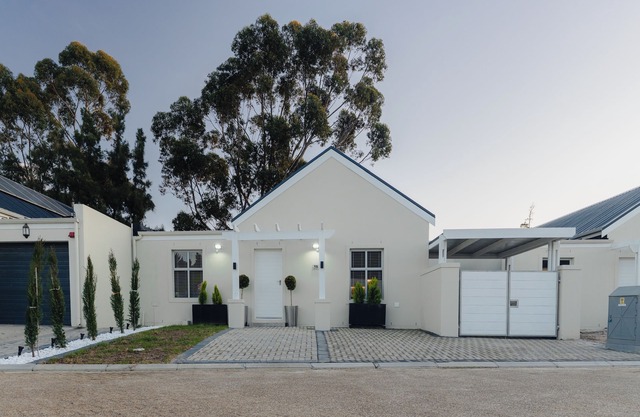 Montblanc-Cottage Charming 3-bedroom house in enchanting Stellenbosch with WiFi